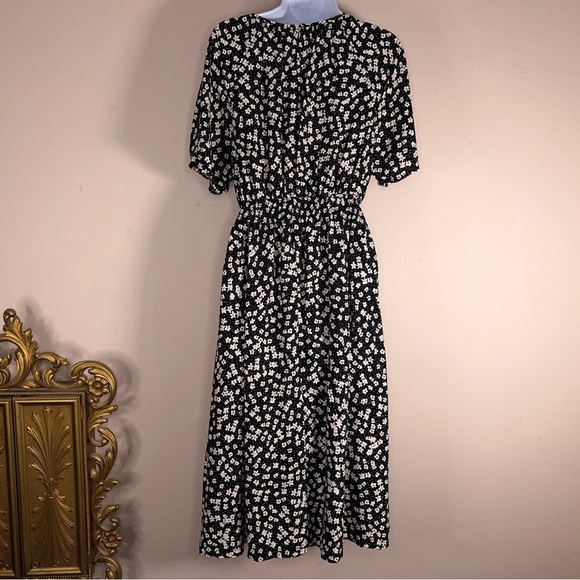 Small H&M Black White Floral Print Peasant Dress Smocked Waist Accent - Picture 5 of 13